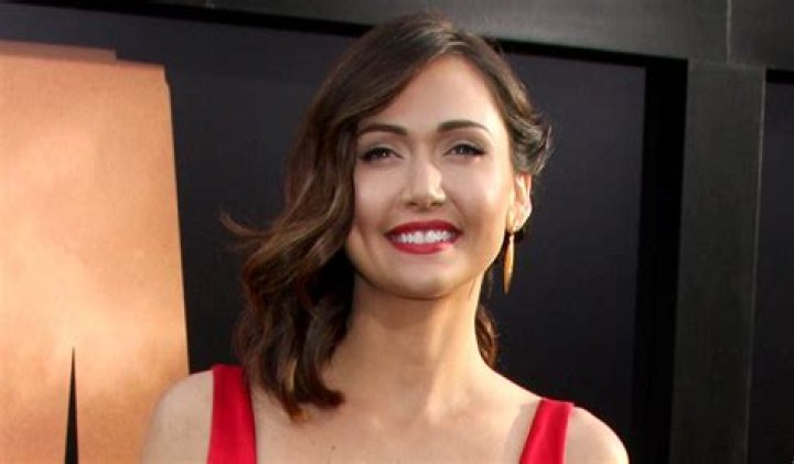 10 Amazing Bodies of Discovery Channel Stars