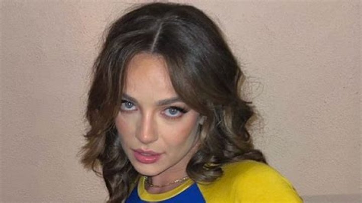 Abbie Chatfield Shares Swimsuit Video Saying "Ur Welcome" — Celebwell
