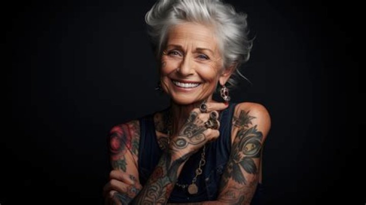 Age, height, girlfriend, tattoos, movies, SNL