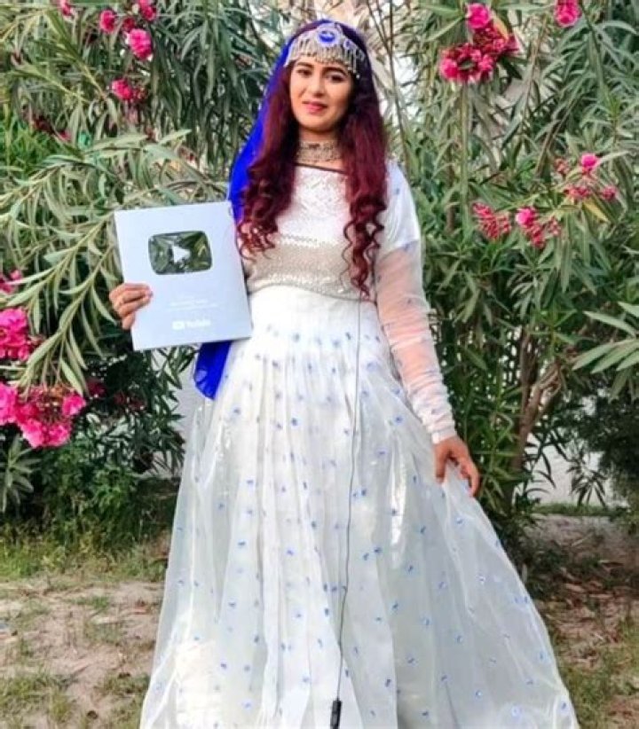 Aliza Sehar Wikipedia, age, birthday, nationality, height, boyfriend, Youtube, net worth