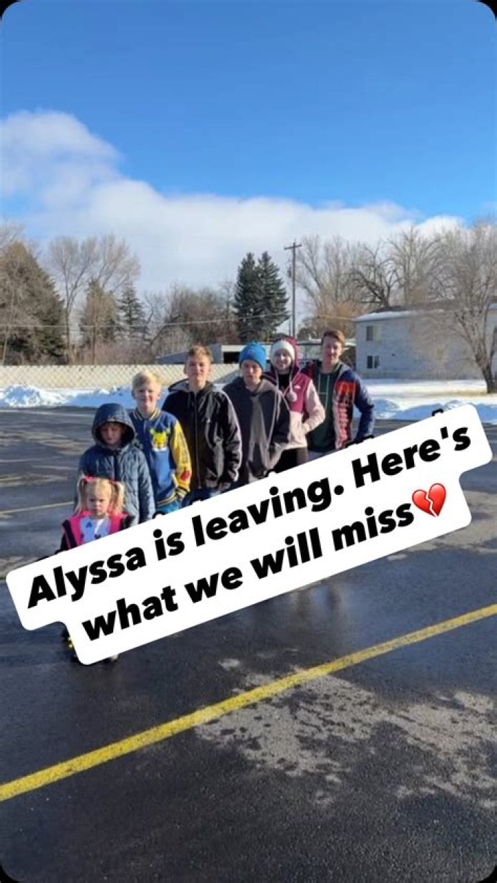 Alyssa FamilyFunPack Biography - Facts, Childhood, Family Life & Achievements