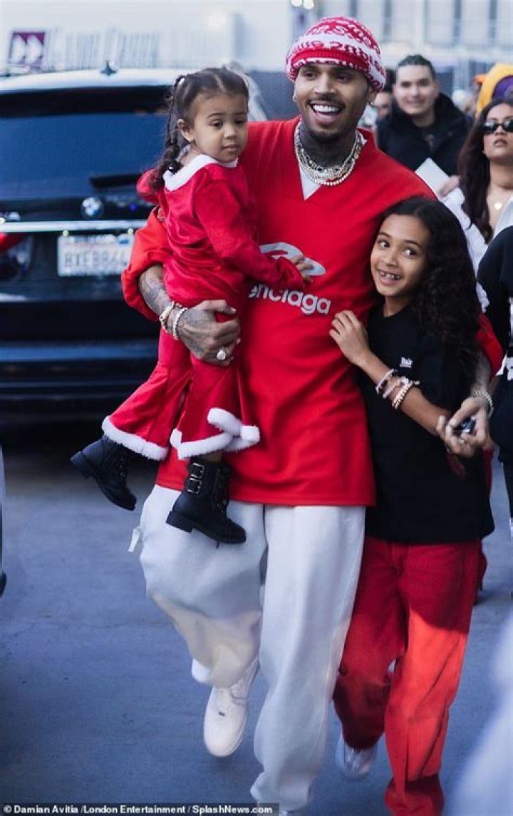 Ammika Harris Breaks The Internet! She Poses In Red Lingerie Ahead Of Christmas – Check Out Chris Brown’s Baby Mama Rocking Lounge Underwear