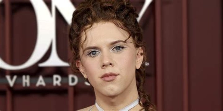 Amy Manford Age Partner: Facts To Know About The Singer
