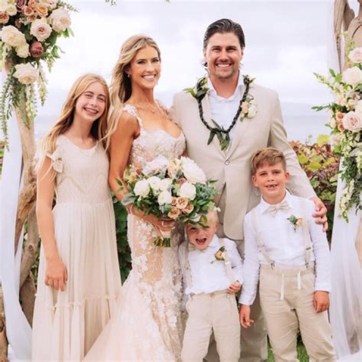 Anais Favron Age And Wiki: Who is she married to?