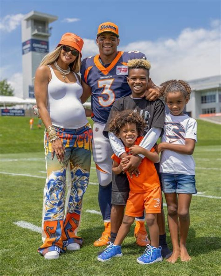 Andrew Wilson family, wife, children, parents, siblings