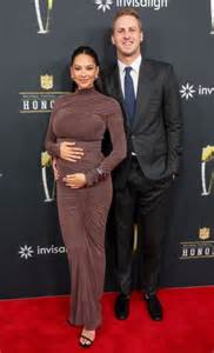 Angie Goff Net Worth: Know About Her Husband, Salary, and Measurement