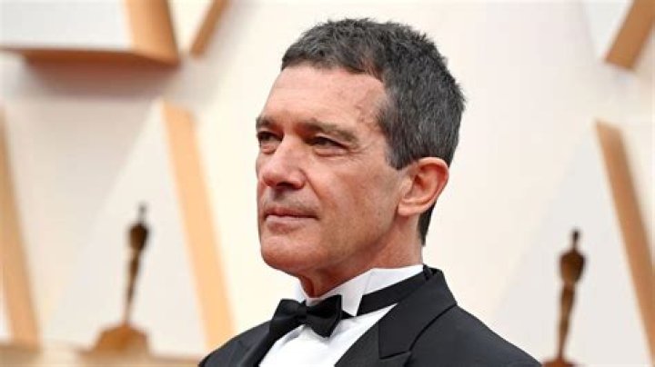 Antonio Banderas Reveals He Has Officially Recovered From COVID-19