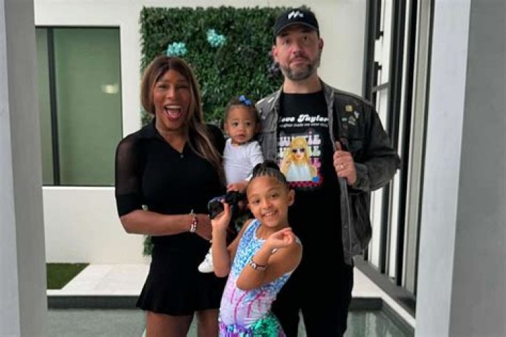 Are Alexis Ohanian parents still alive?