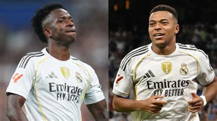 Are Carlos Vinicius and Vinicius Jr. brothers?