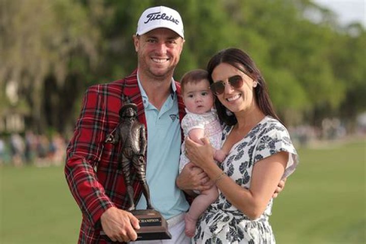 Are Justin Thomas and Jillian Wisniewski still together?