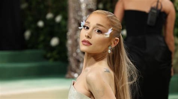 Ariana Grande – Here’s What She Thinks About Pete Davidson’s Personal Interview About Their Breakup!