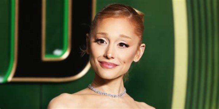 Ariana Grande Is Flawless In For Love And Lemons Lace Bra