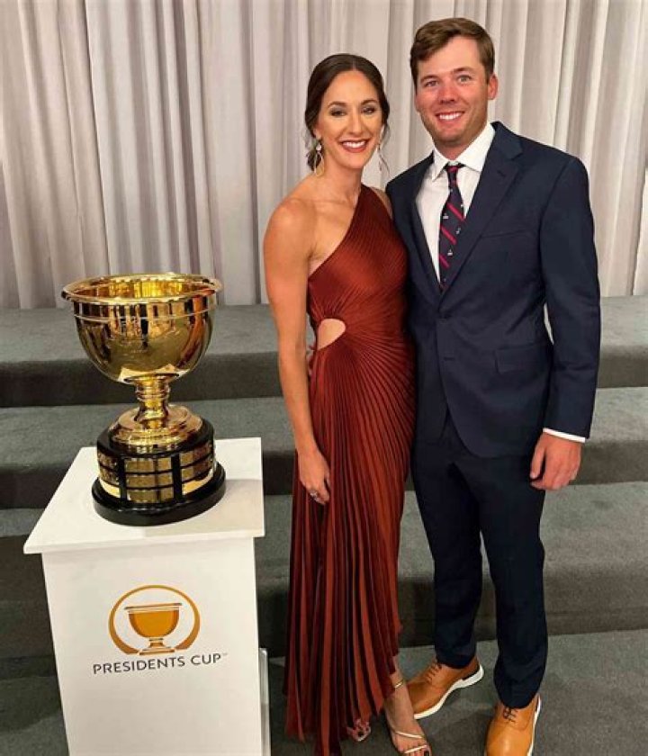 Artie Burns wife: Ella Burns