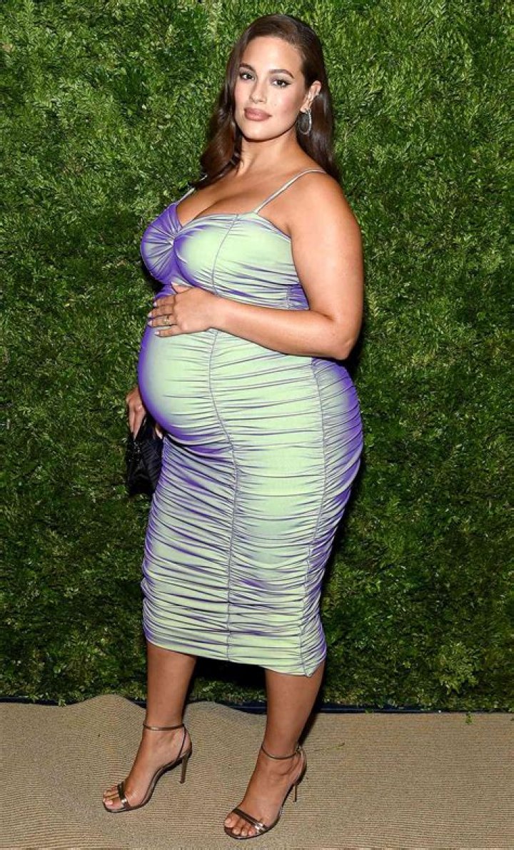 Ashely Graham Stuns In Curve Hugging, Tight Dress
