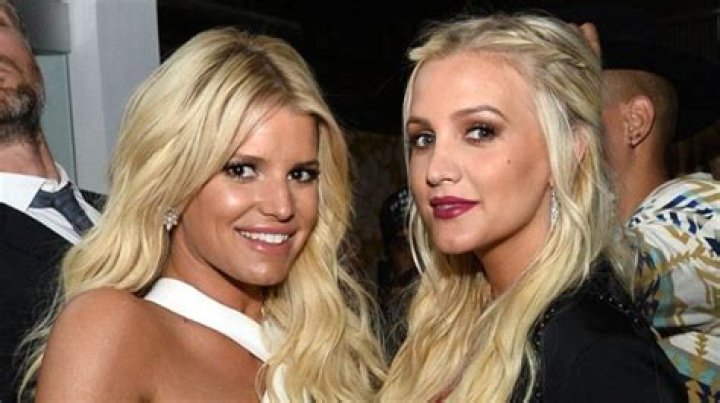 Ashlee Simpson Shares Sister Jessica’s Secret For Losing 100 Pounds And Getting Her ‘Groove’ Back!