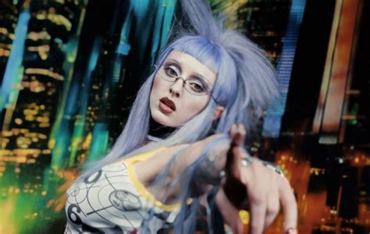 Ashnikko Wiki, Ex Boyfriend, Age, Real Name, Birthday, Wikipedia (Stupid)