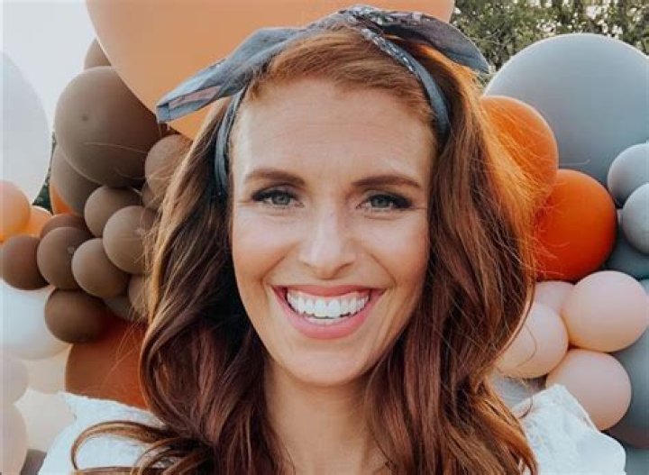 Audrey Roloff in Bathing Suit Shows Off "Pre-Vacation Spray Tan" — Celebwell