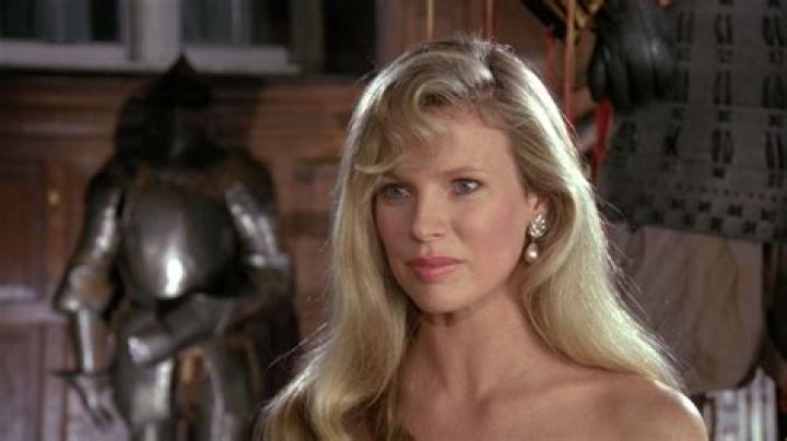 ‘Batgirl’ set photos bring back Vicki Vale and introduce the Court of Owls