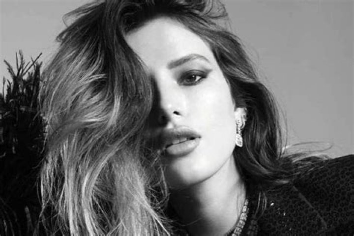 Bella Thorne Spotted With New Girlfriend Alex Martini In Toronto As She Continues To Date Benjamin Mascolo