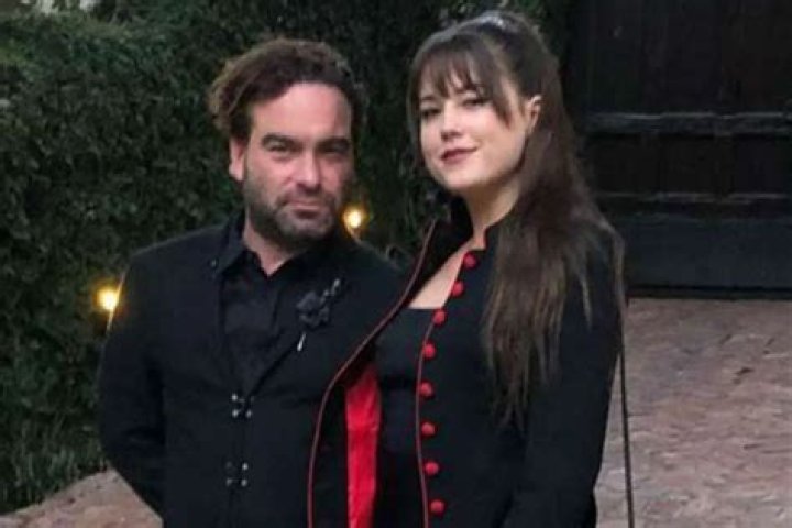 Big Bang’s Johnny Galecki Reportedly Engaged To His Much Younger GF