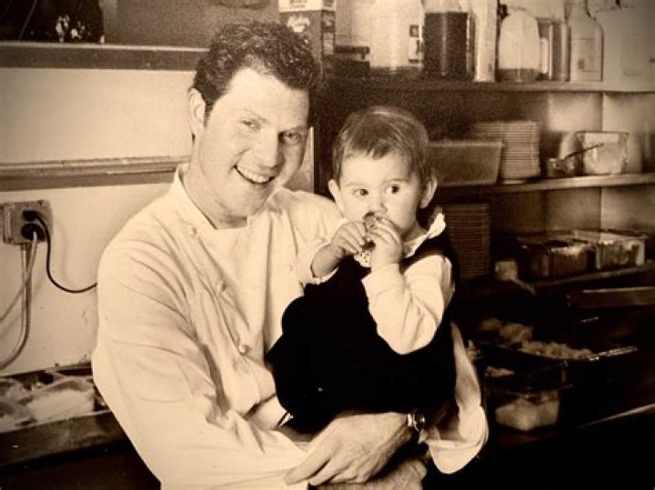 Bobby Flay Biography - Facts, Childhood, Family Life & Achievements