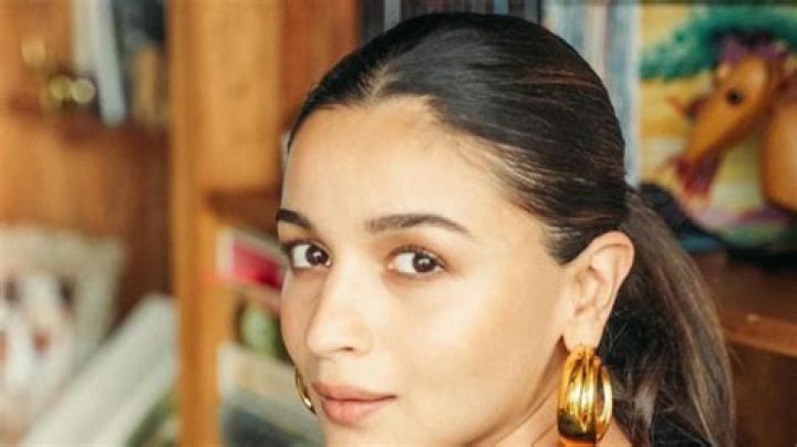 Bollywood Star Alia Bhatt Shares Swimsuit Video of "Day Off"