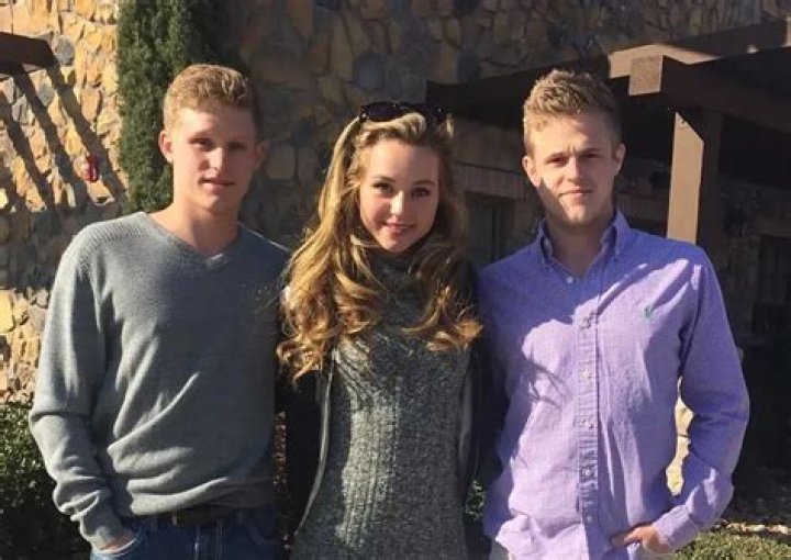 Brec Bassinger – Bio, Facts & Family Life of Actress & Social Media Personality