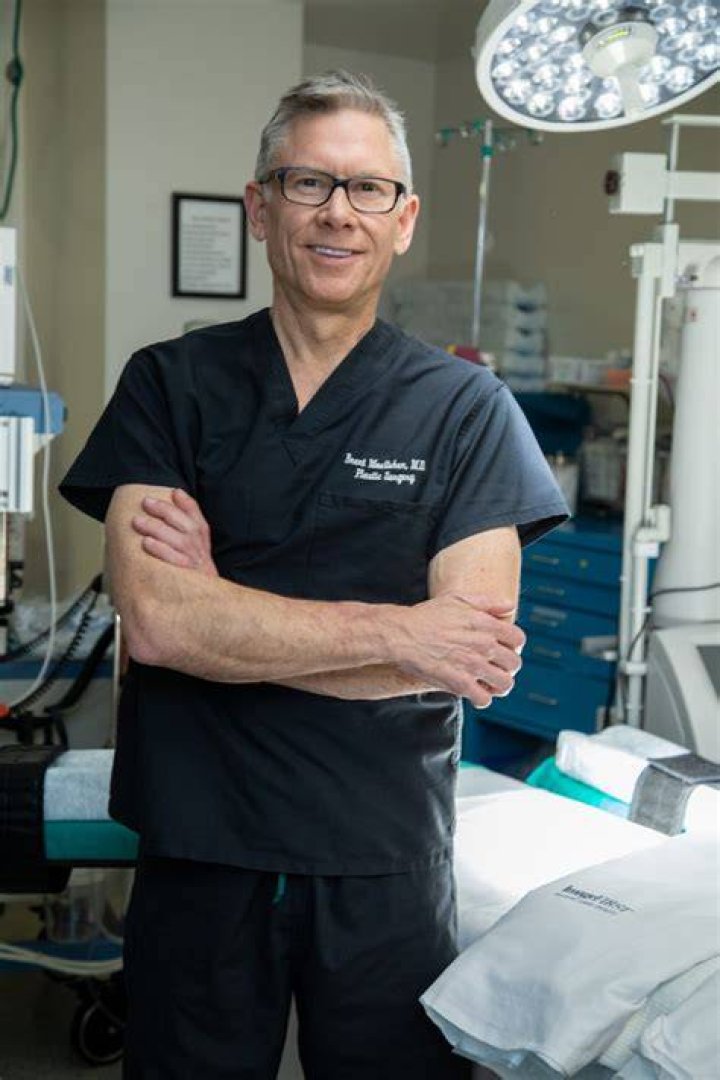 Brent Moelleken M.D, Bio, Wiki, Age, Family, Wife, Net Worth, Plastic Surgeon, Reviews, and House