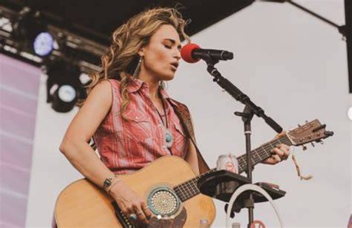 Bri Bagwell Bio, Wiki, Age, Net Worth, Boyfriend, Songs and Album