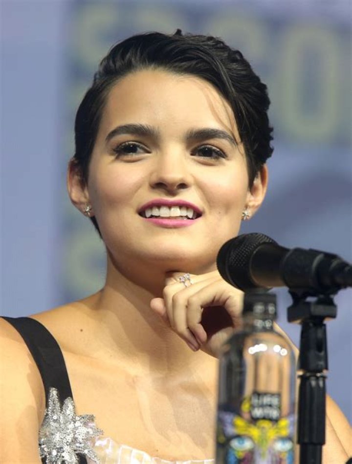 Brianna Hildebrand height and weight – Measurement in meters, feet, KG and lbs