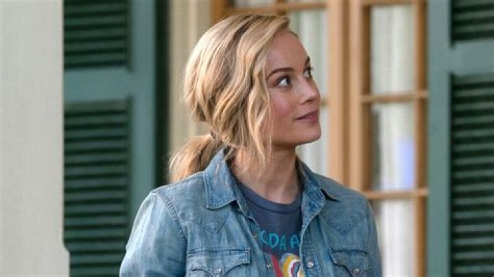 Brie Larson gets her gaming gear on as she unveils ‘the hottest fall fashion trend’