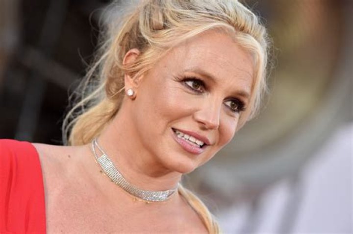 Britney Spears Finally Releases ‘Mood Ring’ Worldwide!