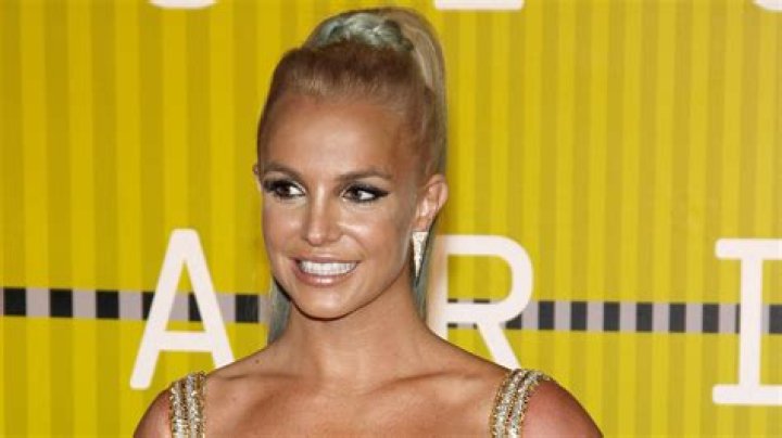 Britney Spears Shows Off Toned Body As She Speaks About The Positive Impact People Can Have On Your Day