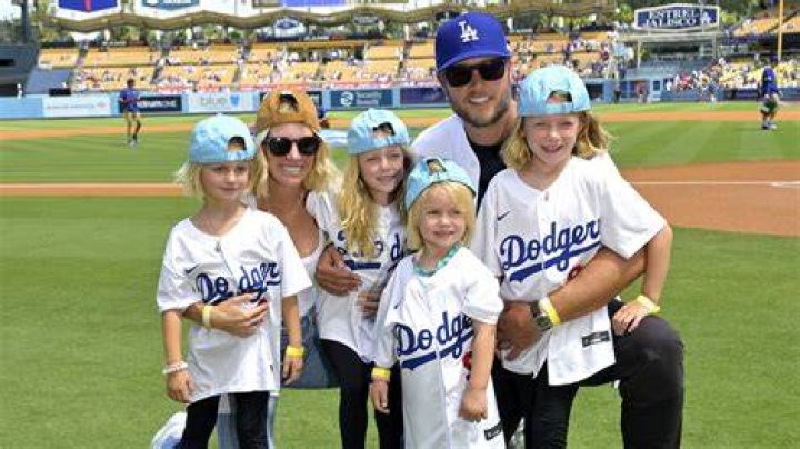 Cale Gundy family, wife, children, parents, siblings