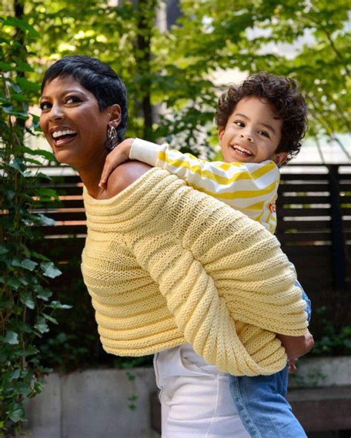 Cheslie Kryst Ethnicity And Parents Nationality: Mother April Simpkins – Father Name
