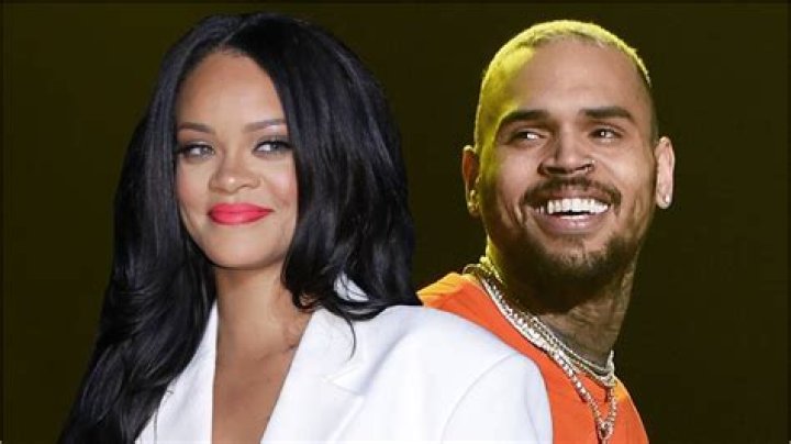 Chris Brown Would Dump Any Woman For Rihanna If She Took Him Back – He Never Lost His Feelings For Her, Source Says