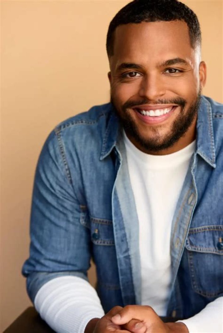 Chris Warren Jr- Wiki, Age, Height, Net Worth, Girlfriend, Ethnicity