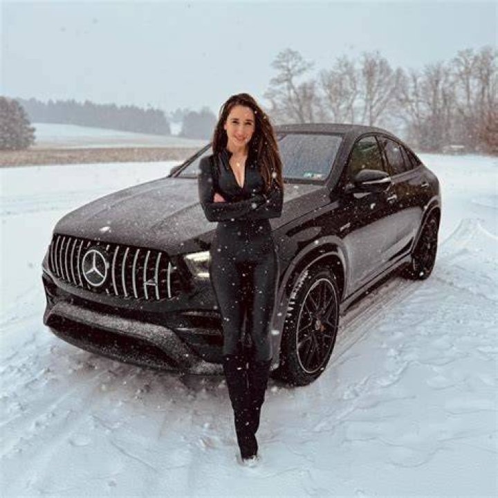 Christina Khalil Bio, Wiki, Age, Family, Husband, YouTube, Instagram and Net Worth