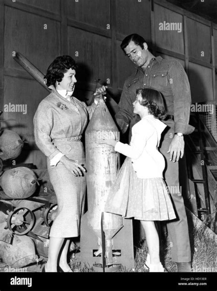Clint Walker’s Daughter: Valerie Walker Plane Crash, Bio, Age, and Net Worth