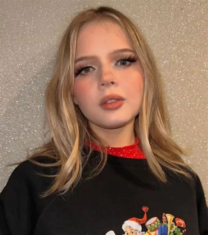 Coco Fennell Wikipedia, Age, Biography, Height, Boyfriend, Family, Instagram