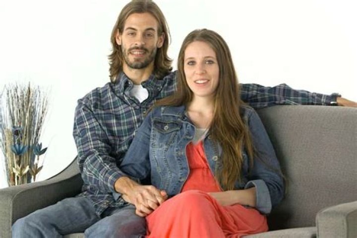 ‘Counting On’ Fans Are Sure Jill Duggar Is Hiding A Baby Bump In The Latest Family Photos