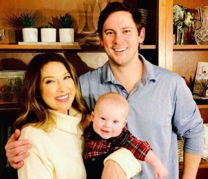 Courtney Cason Husband: Bio, Wiki, Age, Height, Baby, QVC, Salary and Net Worth
