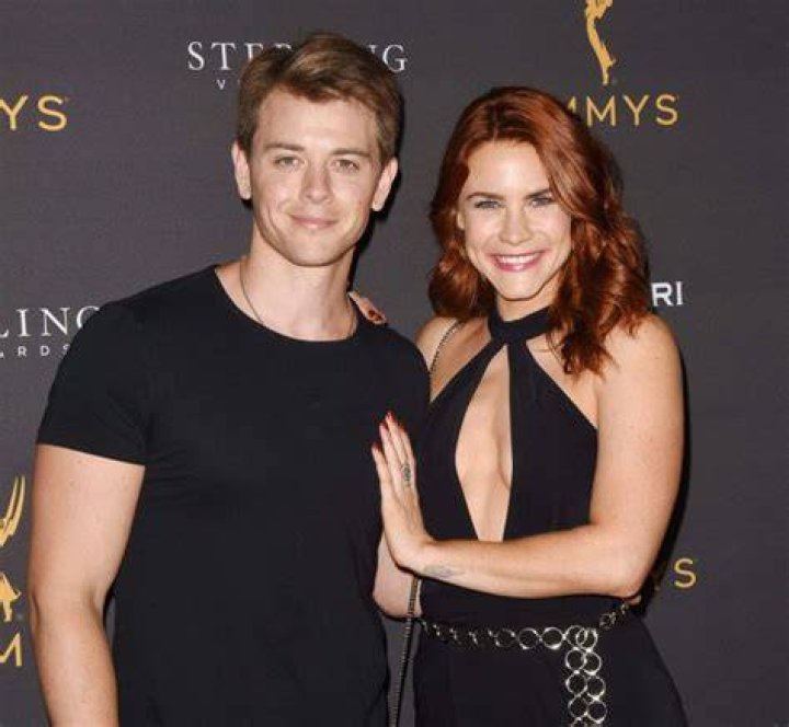 Courtney Hope Biography, Wikipedia, Age, Height, Husband, Chad Duell, Wedding, Acting, and Net Worth
