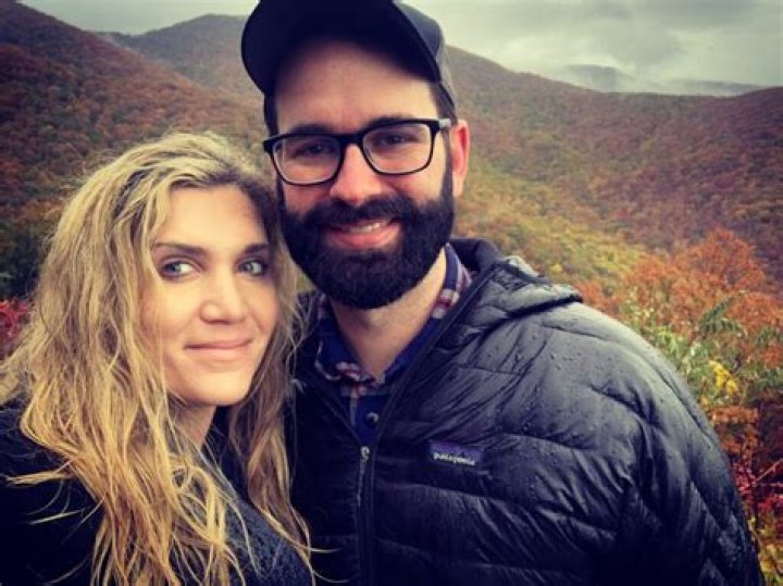 Craig Mabbitt Wife, Children, Family, Height, Net Worth