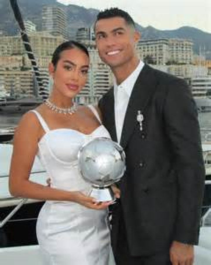Cristiano Ronaldo’s Girlfriend Georgina Rodríguez Biography: Kids, Age, Boyfriend, Net Worth, Wikipedia, Height, Twins, Netflix, Ex, Parents, Sister, Before, Married Husband