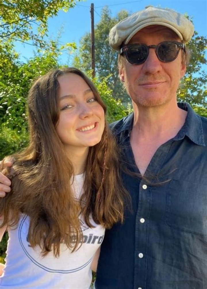 David Thewlis siblings: Who are David Thewlis siblings?
