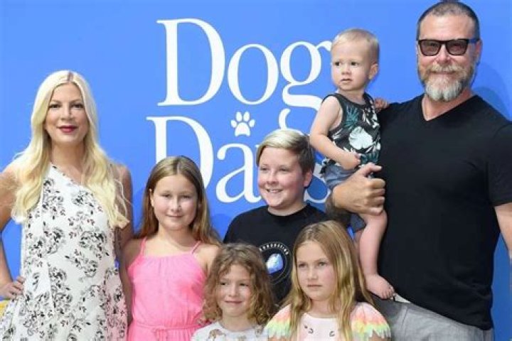 Dean McDermott Fires Back At Haters Mom-Shaming Wife Tori Spelling For Promoting Unhealthy Kids’ Snacks!