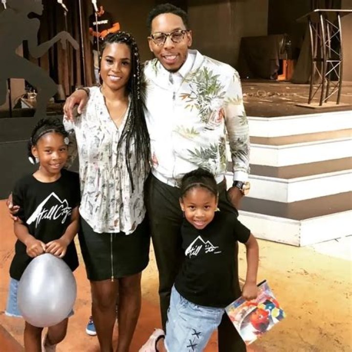 Deitrick Haddon Bio, Wiki, Age, Wife, Kids, Family, Albums, Songs and Net Worth