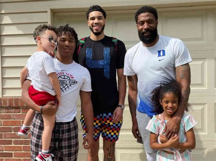 Derrick Barnes family, wife, children, parents, siblings