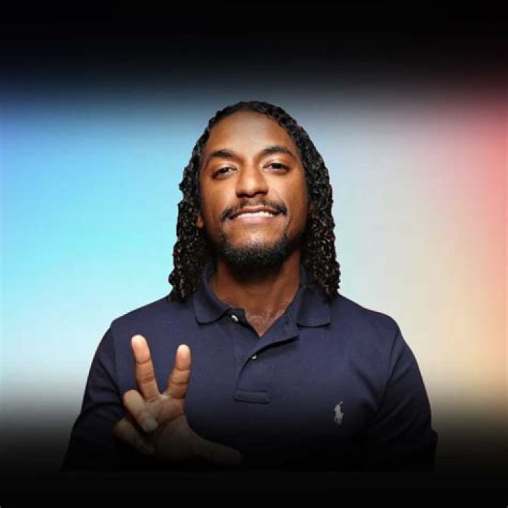 Devin Lloyd age, height, ethnicity, family, college, 40 time, draft, trade, net worth, Instagram